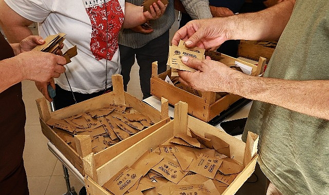 Efes Tarlası Yaşam Köyü’nde Yerel Tohum ve Kışlık Fide Eğitimi