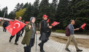 Osmangazi Belediyesi’nden Uludağ’da Cumhuriyet Yürüyüşü