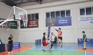 Sokak Basketbolunda Şampiyonlar Kupalarını Aldı